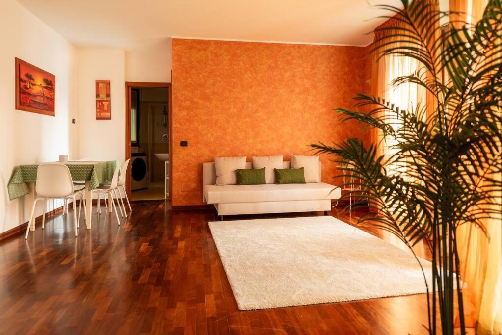 ブスト・アルシーツィオAttico Vicino Milano, Mxp, Rho Fieraアパートメント エクステリア 写真