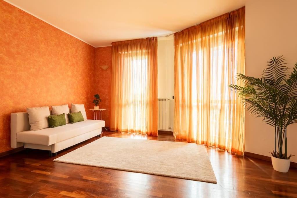 ブスト・アルシーツィオAttico Vicino Milano, Mxp, Rho Fieraアパートメント エクステリア 写真